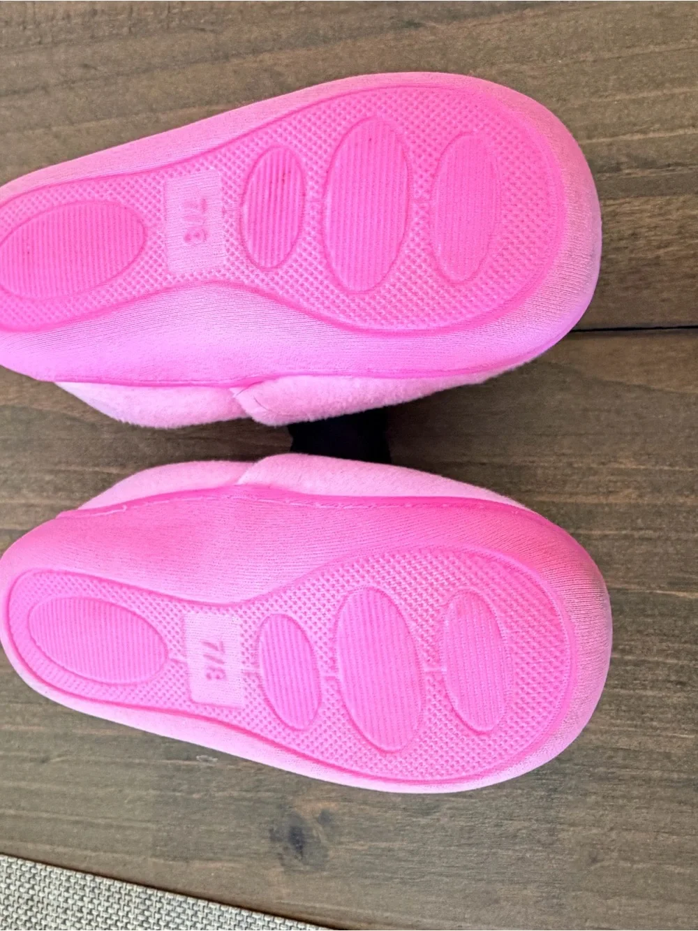 Minnie Mouse Pink Plush Slippers
